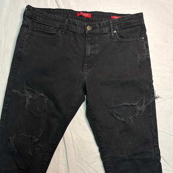 GUESS Men’s Modern Skinny Avalon Fit Black Distressed Jeans Size 38Wx34L - Picture 2 of 6
